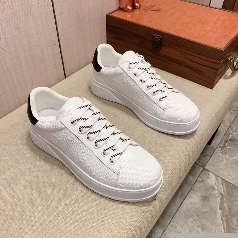G*u*i casual shoes